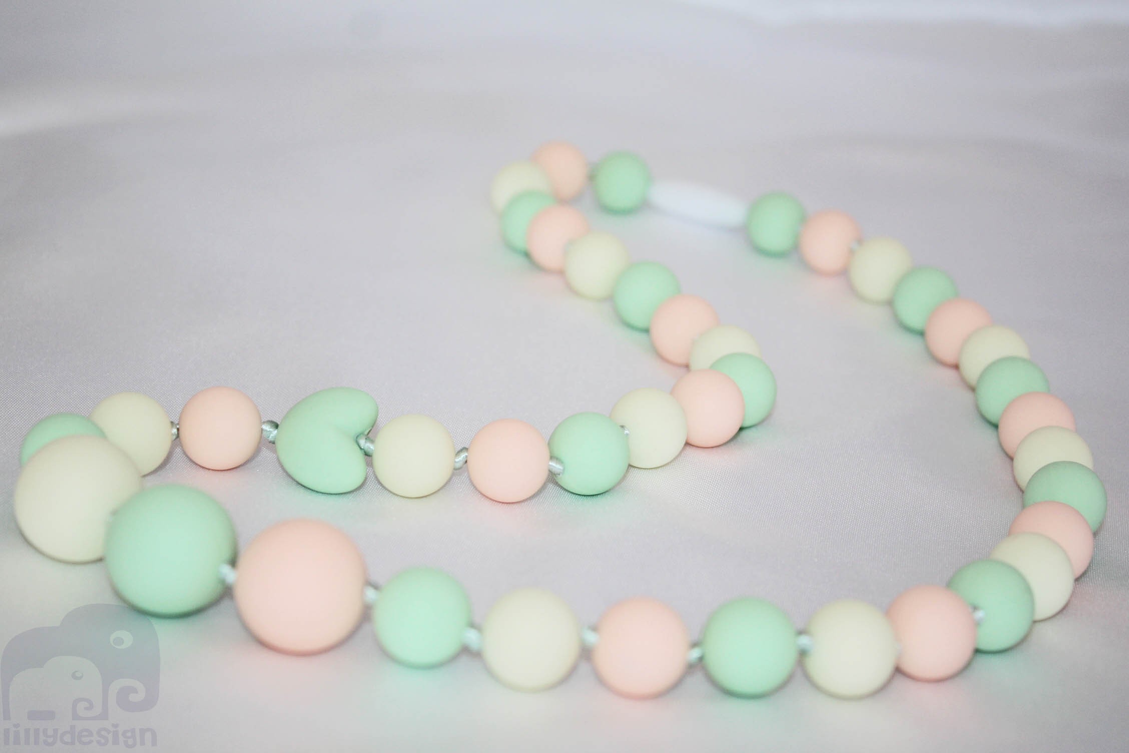 Silicone hot sale breastfeeding necklace